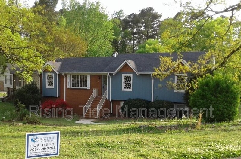 1001 Christopher Dr in Birmingham, AL - Building Photo
