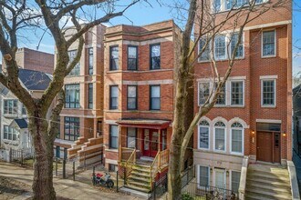 2730 N Wayne Ave, Unit 2 in Chicago, IL - Building Photo - Building Photo