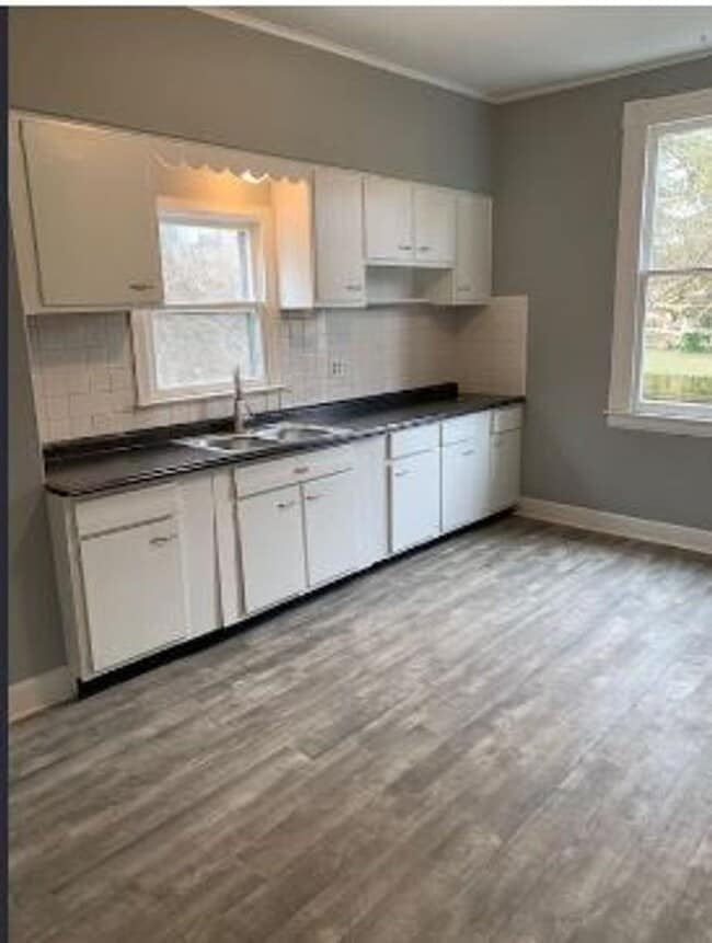 property at 511 S Broadway St