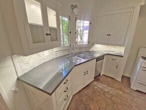 1150 N Curson Ave in West Hollywood, CA - Building Photo - Building Photo