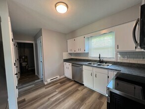 321 Northland Dr in Medina, OH - Building Photo - Building Photo