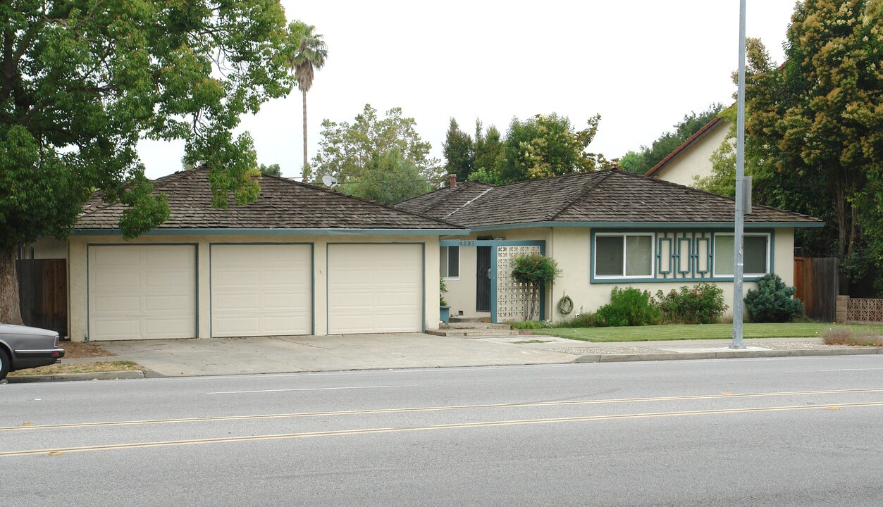 4237 Hamilton Ave in San Jose, CA - Foto de edificio