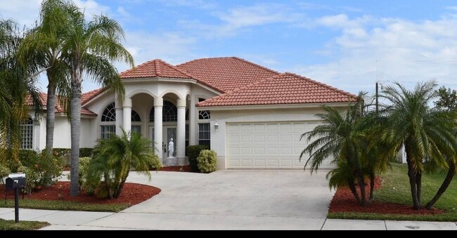 1913 SE Airoso Blvd in Port St. Lucie, FL - Building Photo - Building Photo