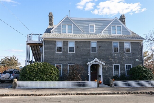101 Granite St in Rockport, MA - Building Photo - Building Photo