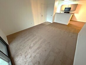 8250 N Grand Canyon Dr in Las Vegas, NV - Foto de edificio - Building Photo