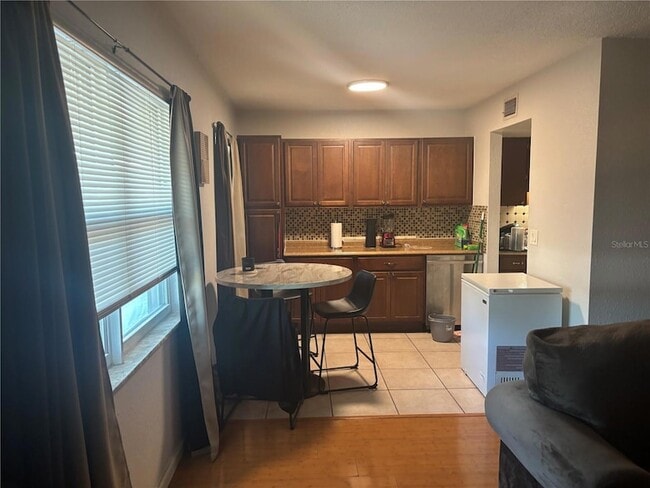 6080 22nd Ave N, Unit 3 in St. Petersburg, FL - Foto de edificio - Building Photo