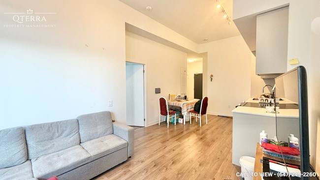 395 Dundas St W in Oakville, ON - Building Photo - Building Photo