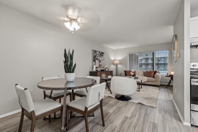 Huntington House Apartments in Riverview, MI - Building Photo - Building Photo