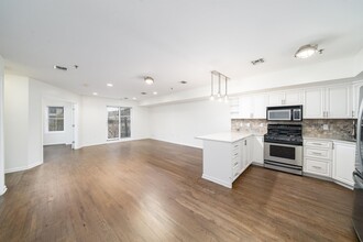 204 Jackson St in Hoboken, NJ - Building Photo - Building Photo