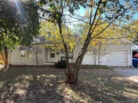 2126 E Cinderella St in Springfield, MO - Building Photo