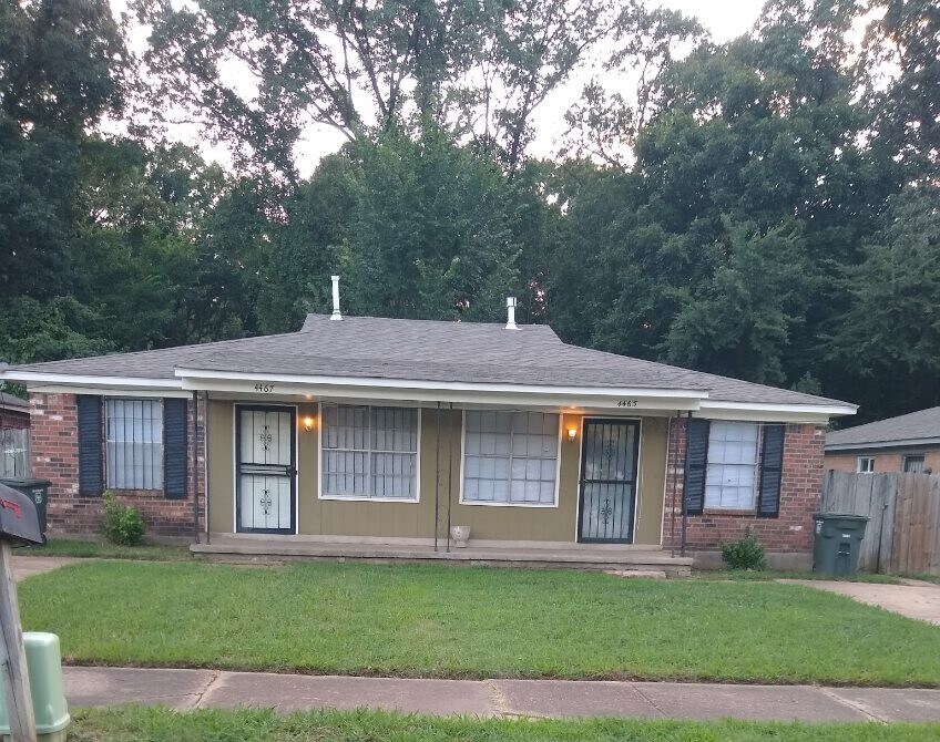 4465 Sumners Wells Rd in Memphis, TN - Foto de edificio