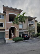 6458 Emerald Dunes Dr, Unit 304 in Royal Palm Beach, FL - Building Photo - Building Photo