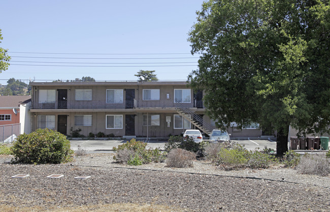 9500 Bancroft Ave in Oakland, CA - Building Photo - Building Photo