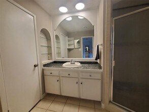 3002 Frontier Dr in Sugar Land, TX - Building Photo - Building Photo
