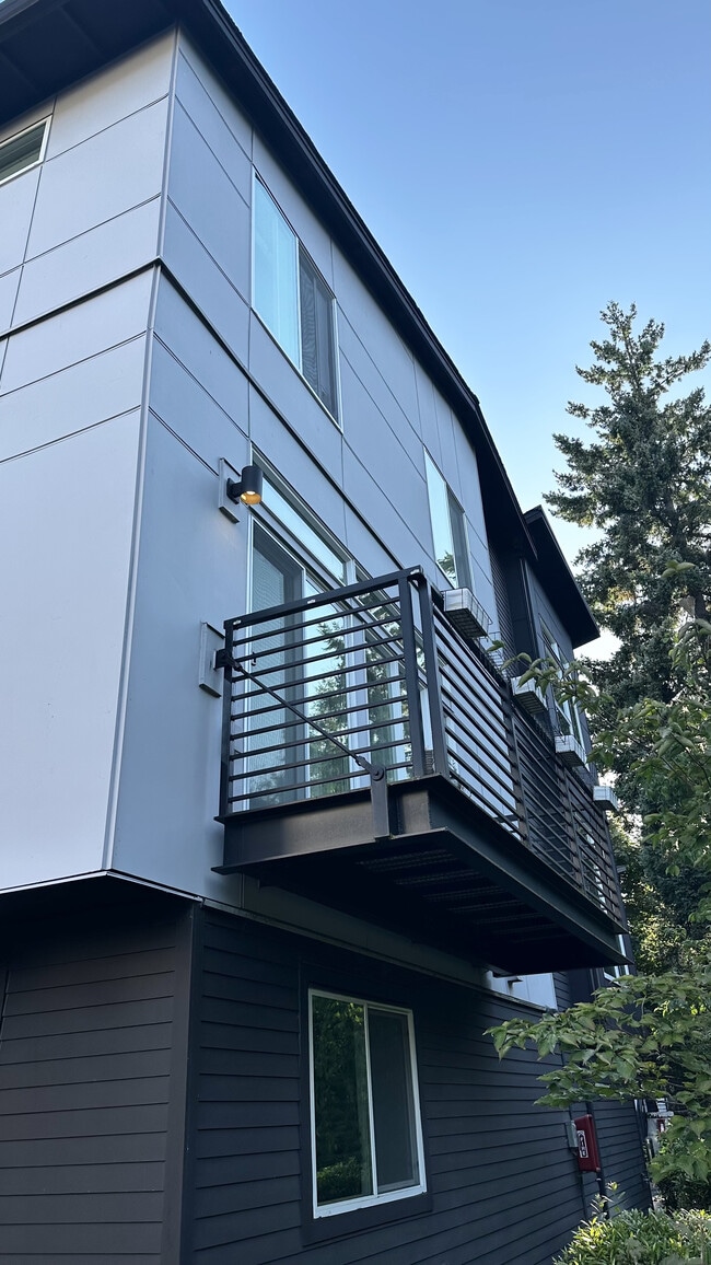 1590 139th Ln NE in Bellevue, WA - Building Photo - Building Photo