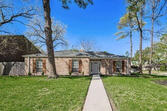 13902 Wickersham Ln in Houston, TX - Building Photo - Building Photo