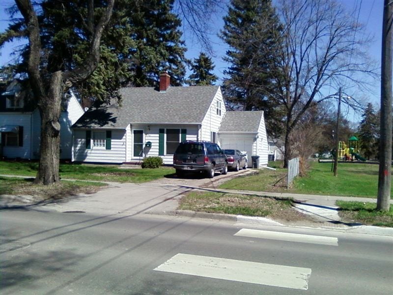 524 5th St S in Moorhead, MN - Building Photo
