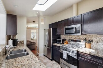 439 S Prospect Ave in Manhattan Beach, CA - Building Photo - Building Photo