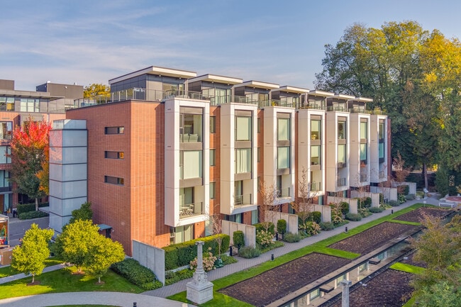 Shannon Mews & Apartments