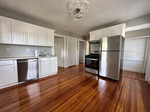 131 Nonantum St, Unit 2 in Boston, MA - Building Photo - Building Photo