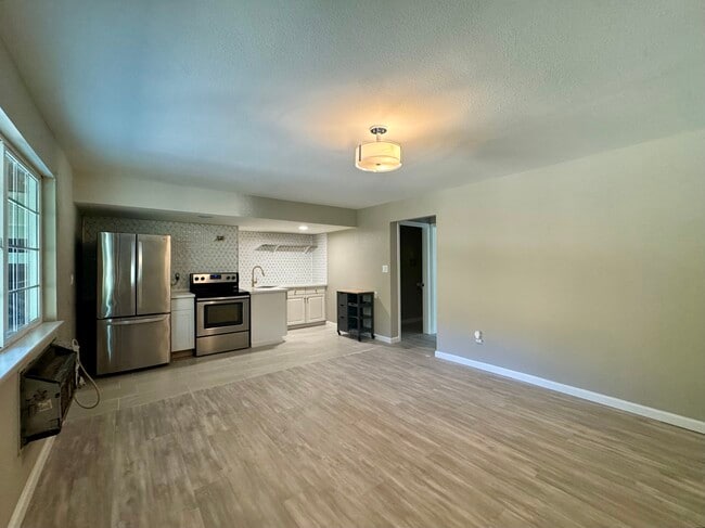 22700 McKean Rd, Unit A in San Jose, CA - Building Photo - Building Photo