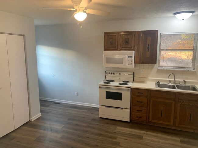 3030 Wilson Rd in Barboursville, WV - Building Photo - Building Photo