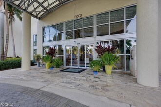 3000 Oasis Way, Unit LPH1 in Ft. Myers, FL - Building Photo - Building Photo
