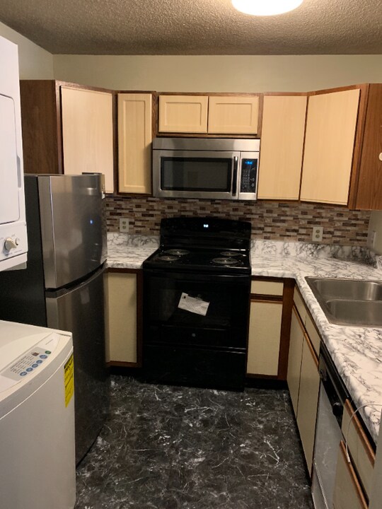 1390 Hunters Rd in Harrisonburg, VA - Building Photo