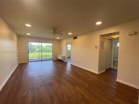 2471 SW 82nd Ave in Davie, FL - Building Photo