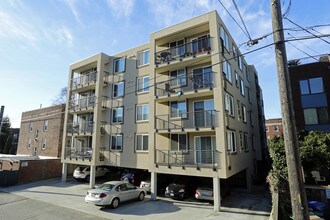 Queen Anne Commons Apartments in Seattle, WA - Building Photo - Building Photo