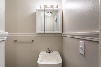 Yarmouth Green Apartment Homes in Yarmouth, ME - Foto de edificio - Interior Photo