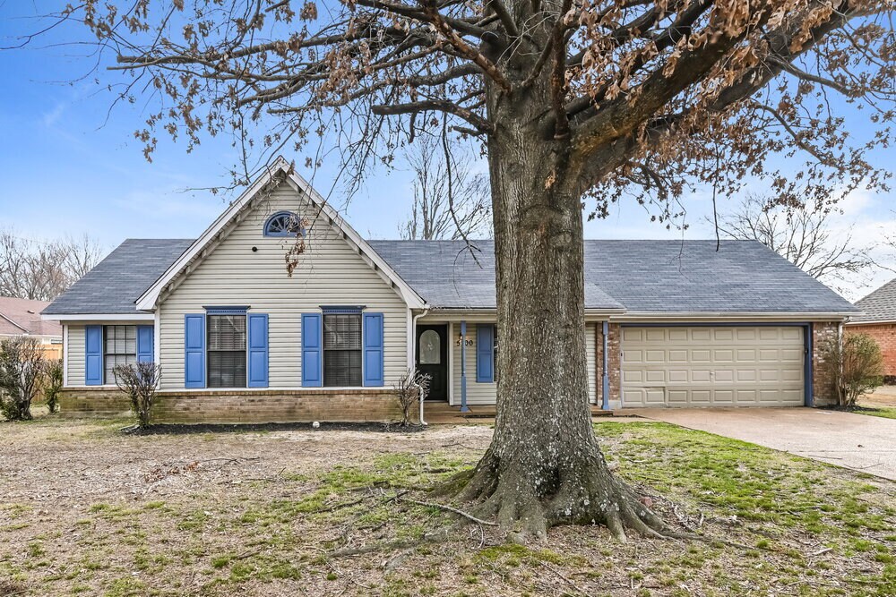 5100 Barkshire Dr in Memphis, TN - Foto de edificio