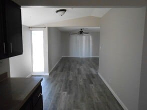 6810 Legalla Ln in Las Vegas, NV - Building Photo - Building Photo
