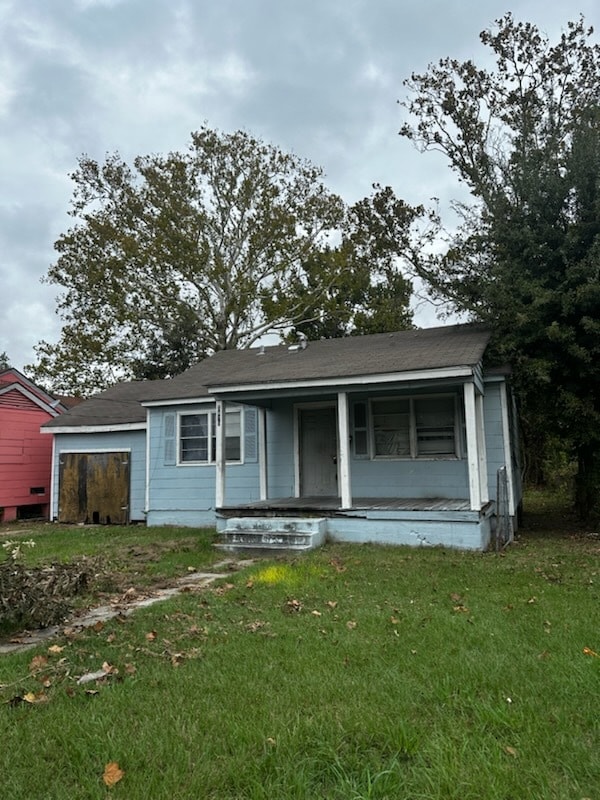 property at 3475 Hollywood St