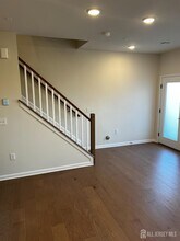 309 Lyla Ln in New Brunswick, NJ - Building Photo - Building Photo