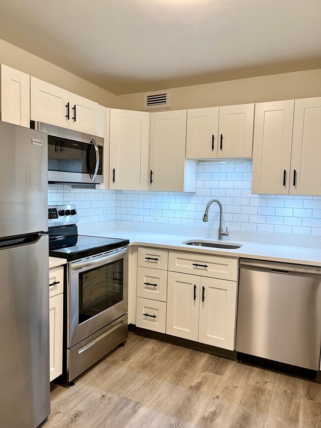 City View Apartments in Pittsburgh, PA - Building Photo - Building Photo