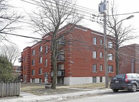 5020 Barclay in Montréal, QC - Building Photo