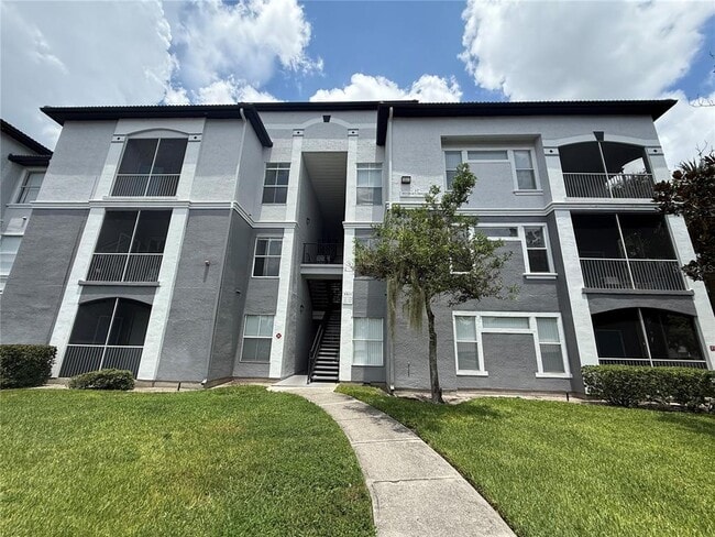 5511 Legacy Crescent Pl in Riverview, FL - Building Photo - Building Photo