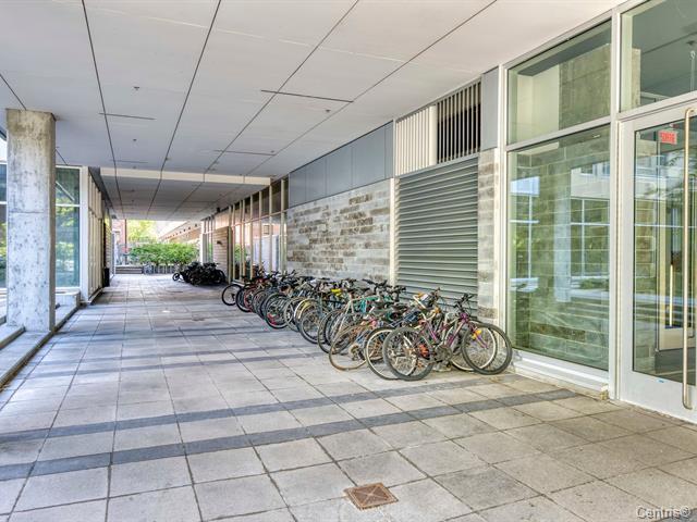 1414 Rue Chomedey in Montréal, QC - Building Photo - Building Photo