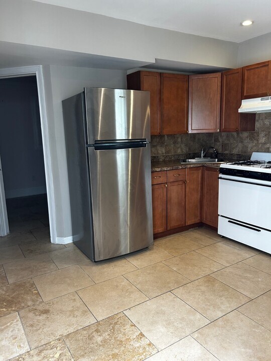 183 Merrill Ave in Staten Island, NY - Building Photo