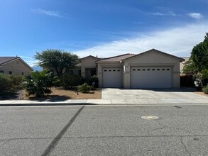 13633 Overlook Dr in Desert Hot Springs, CA - Building Photo - Building Photo