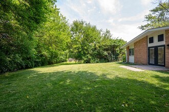 784 W Kemper Rd in Cincinnati, OH - Building Photo - Building Photo