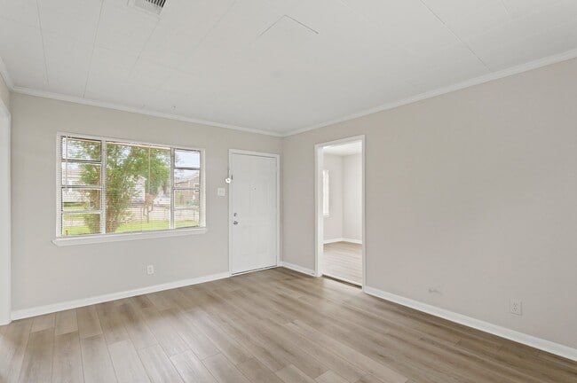 property at 9133 Woodlyn Rd