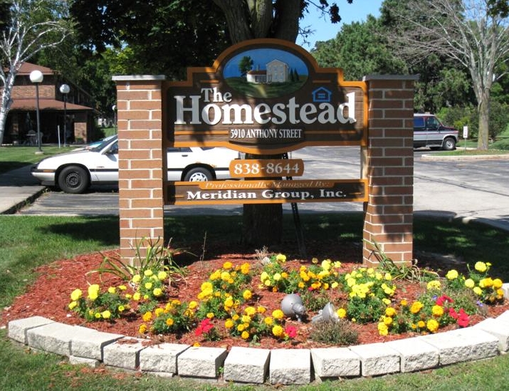 Homestead Apartments in McFarland, WI - Foto de edificio