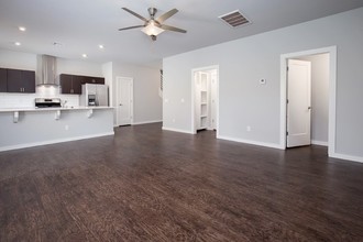 Hampton Park in Edmond, OK - Building Photo - Interior Photo