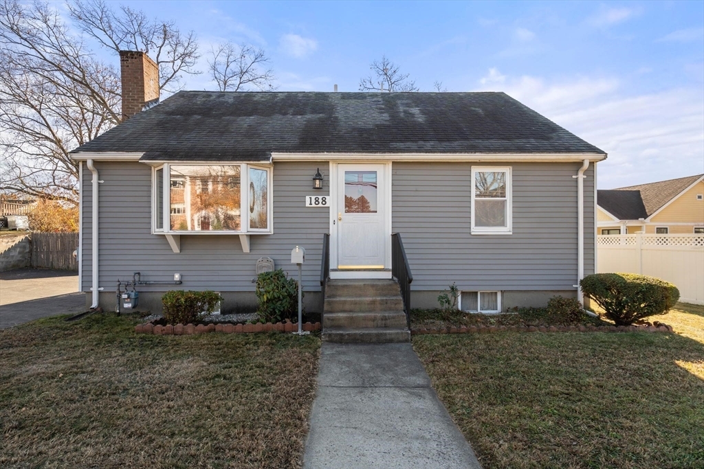 188 Lexington St in Newton, MA - Foto de edificio