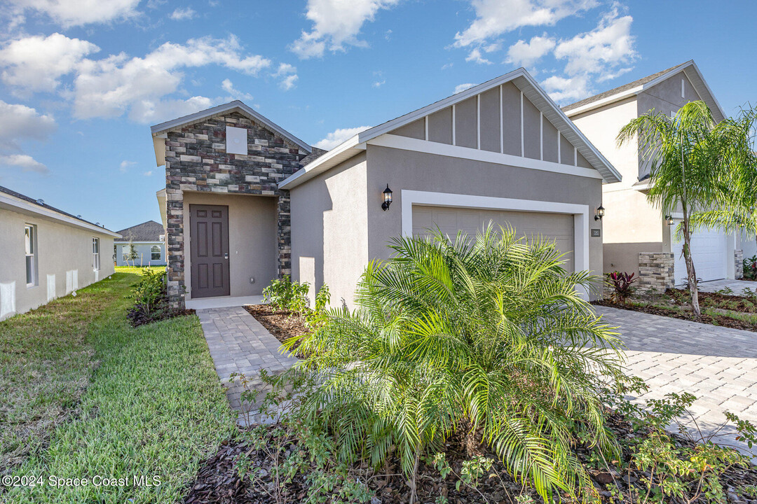 1181 Canfield Cir in Palm Bay, FL - Building Photo