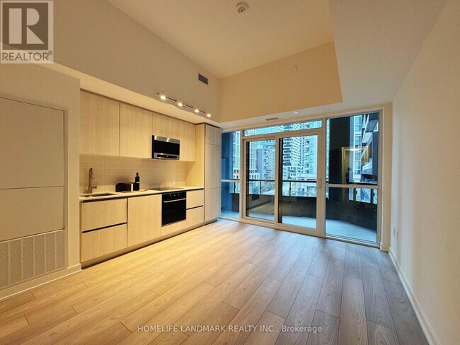 110 Broadway Ave in Toronto, ON - Building Photo - Building Photo