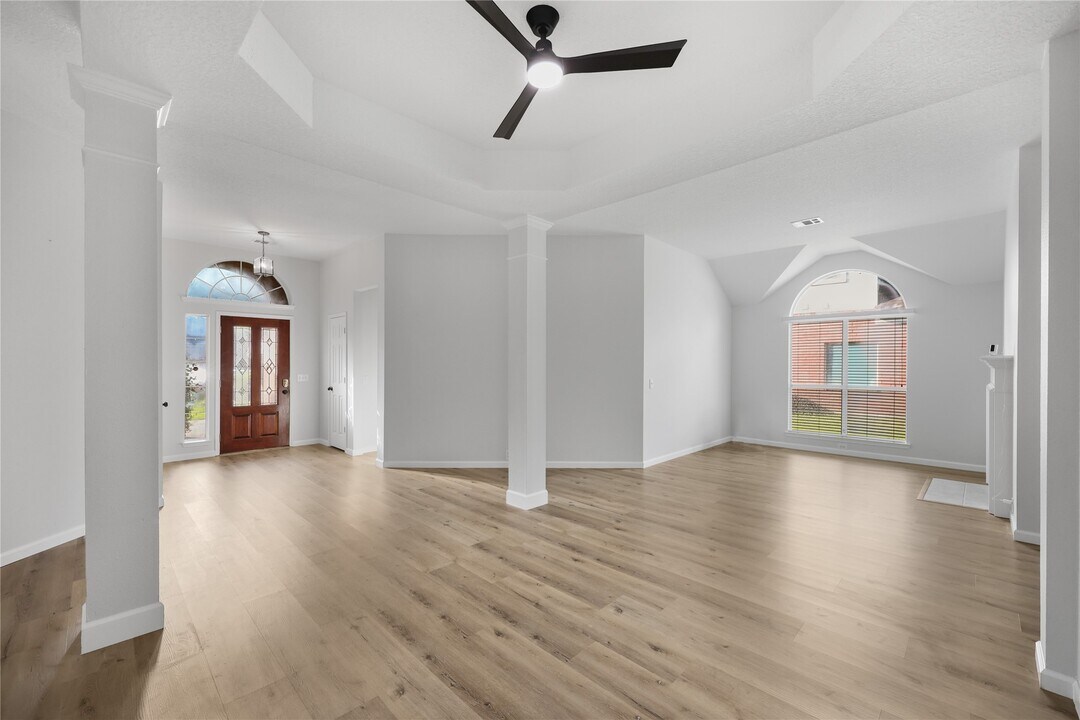 19134 Milloak Dr in Humble, TX - Building Photo