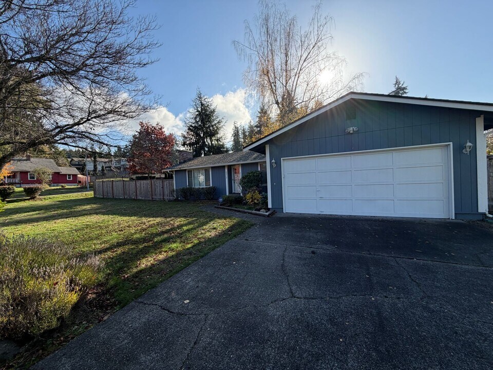 2312 Shepard St in Steilacoom, WA - Building Photo